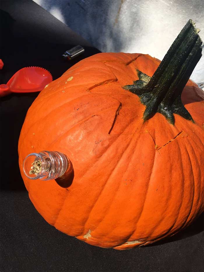 Pumpkin bong